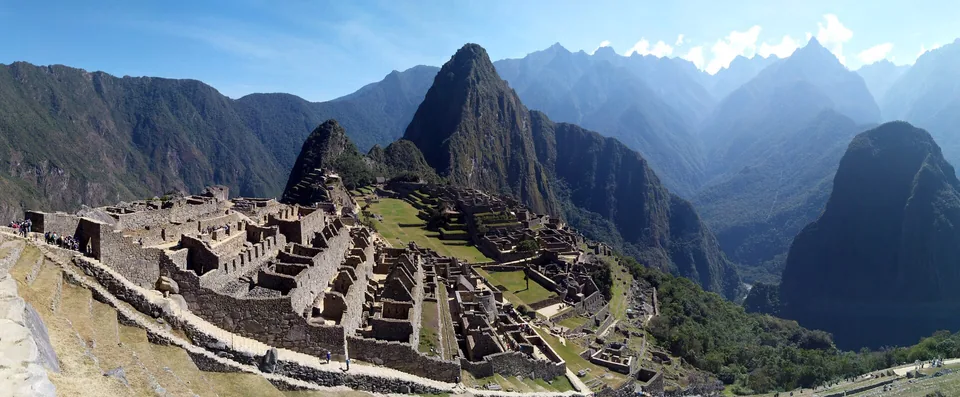 Machu Picchu and Huayna Picchu in the Peruvian Andes